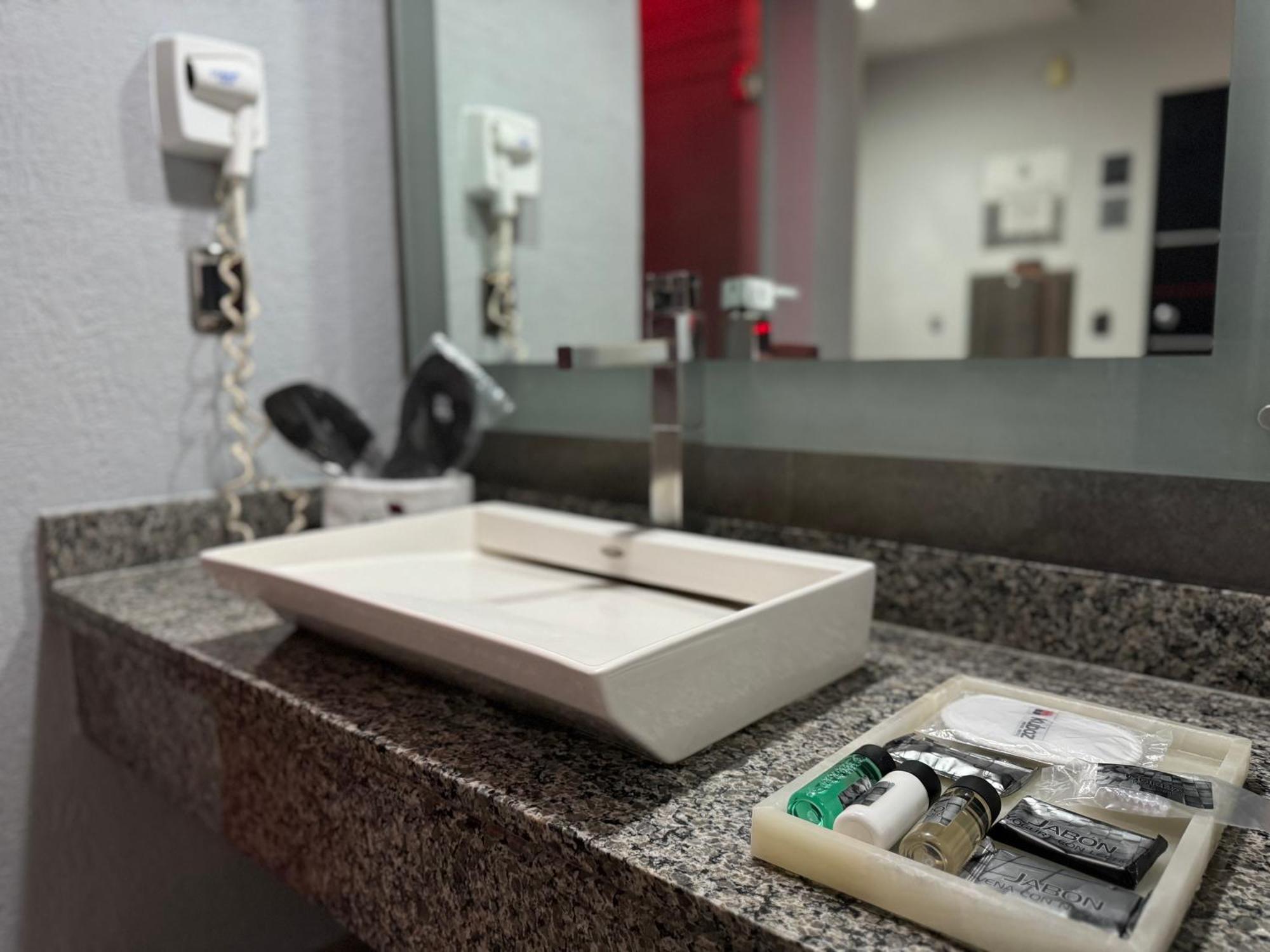 Kuboz Motor Hotel 사포판 외부 사진