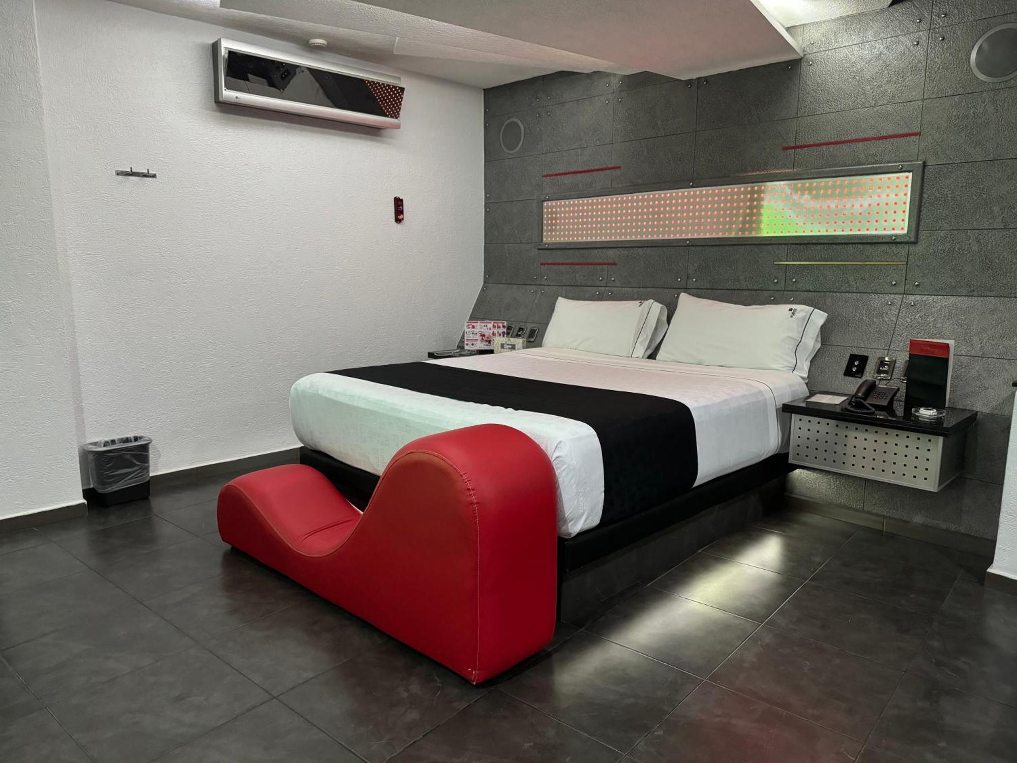 Kuboz Motor Hotel 사포판 외부 사진