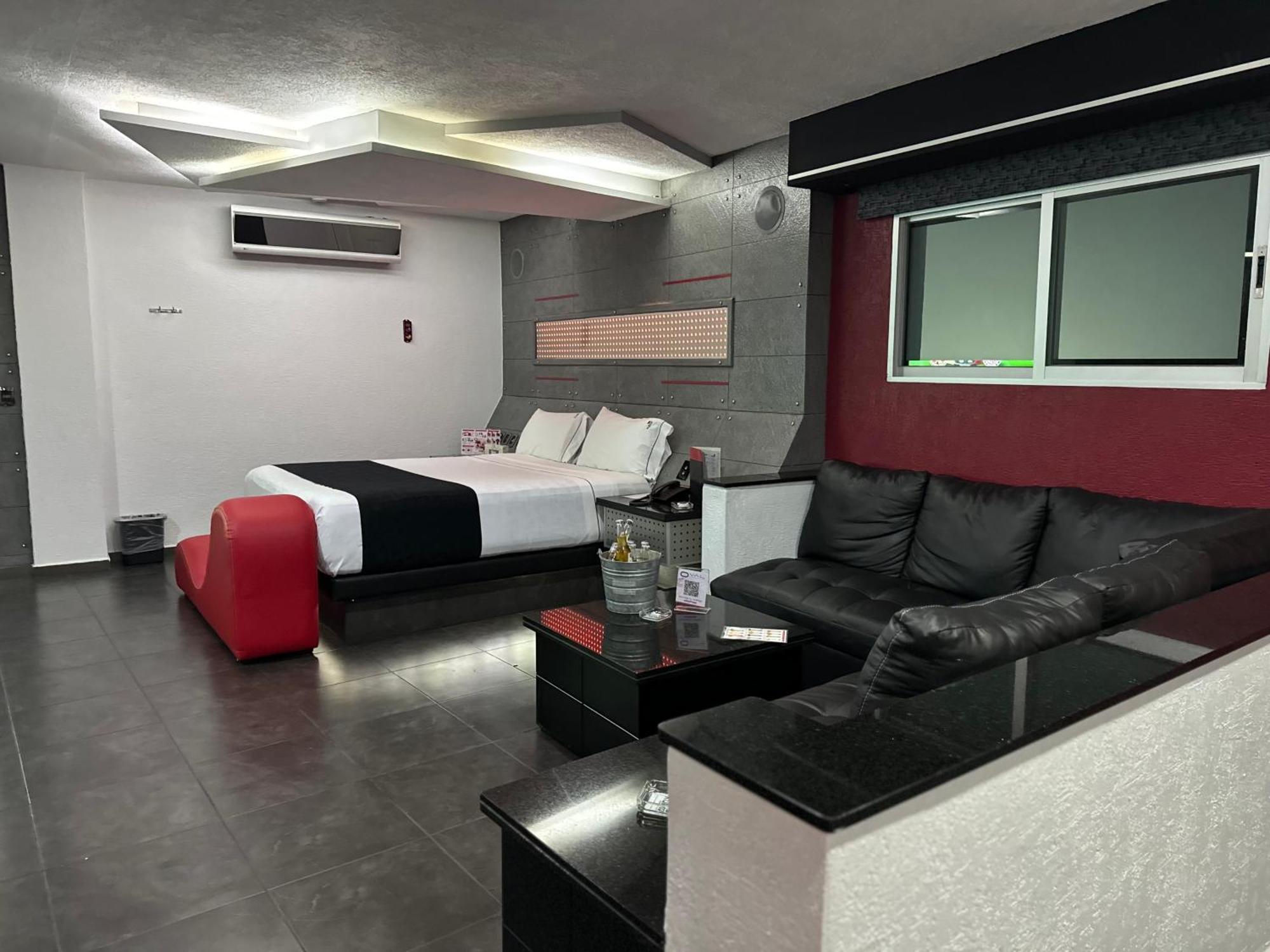 Kuboz Motor Hotel 사포판 외부 사진
